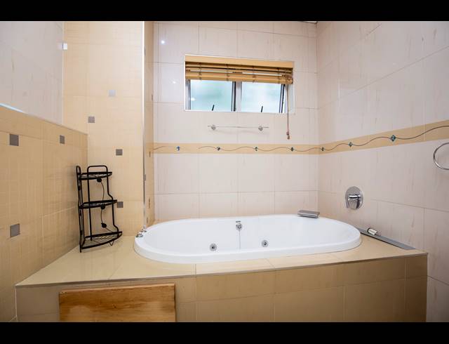 3 BEDROOM APARTMENT TO LET IN MUSGRAVE